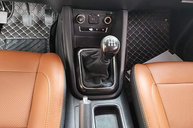 Used CHANGAN OSHAN CX70 2016 1.6L Manual Luxury Model Gear Lever