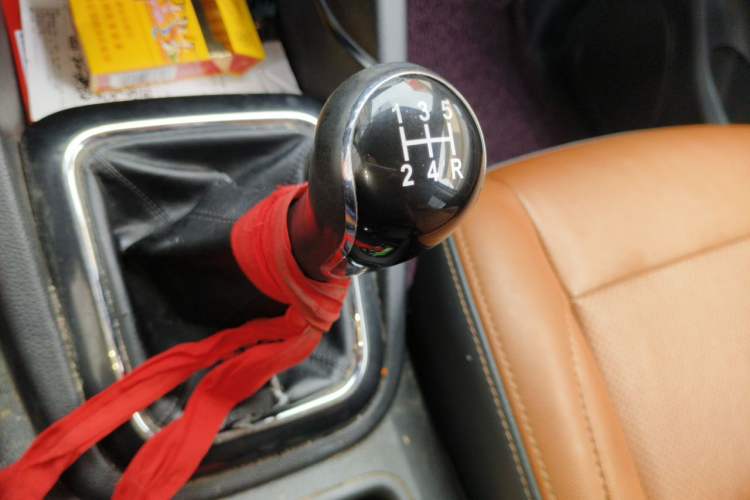 Used CHANGAN OSHAN CX70 2016 1.6L Manual Smart Connect Version Gear Lever