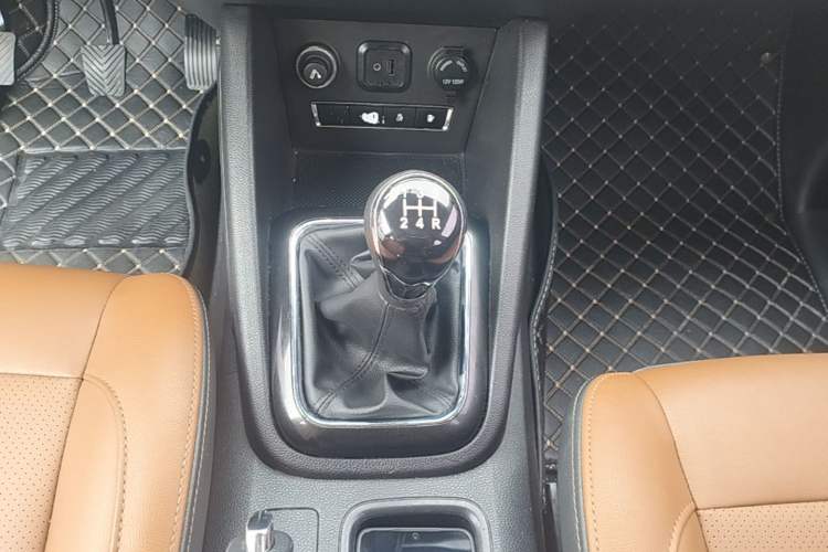 Used CHANGAN OSHAN CX70 2016 1.6L Manual Luxury Model Gear Lever