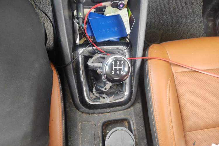 Used CHANGAN OSHAN CX70 2016 1.6L Manual Luxury Model Gear Lever
