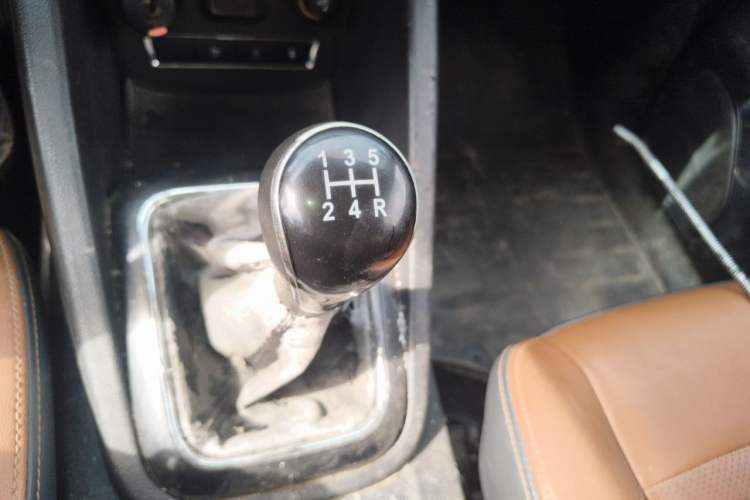 Used CHANGAN OSHAN CX70 2016 1.6L Manual Luxury Model Gear Lever