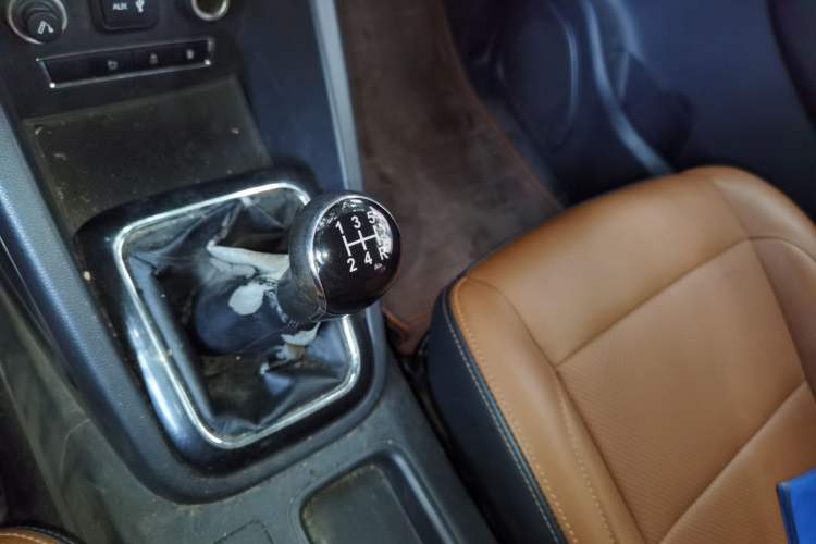 Used CHANGAN OSHAN CX70 2016 1.6L Manual Luxury Model Gear Lever