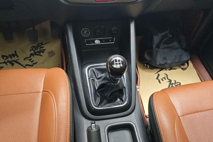 Used CHANGAN OSHAN CX70 2016 1.6L Manual Luxury Model Gear Lever