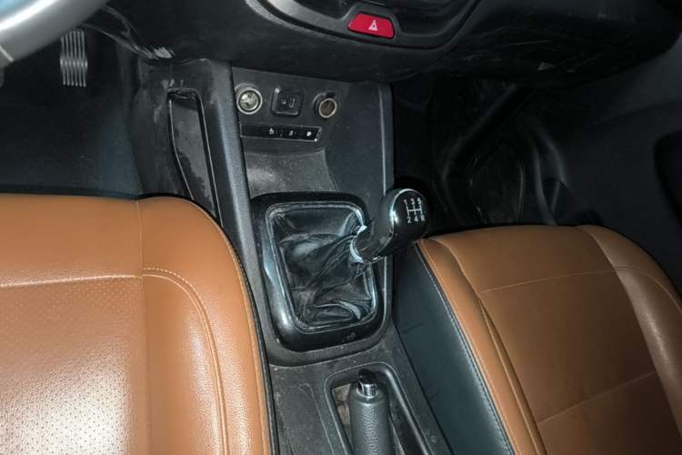 Used CHANGAN OSHAN CX70 2016 1.6L Manual Luxury Model Gear Lever