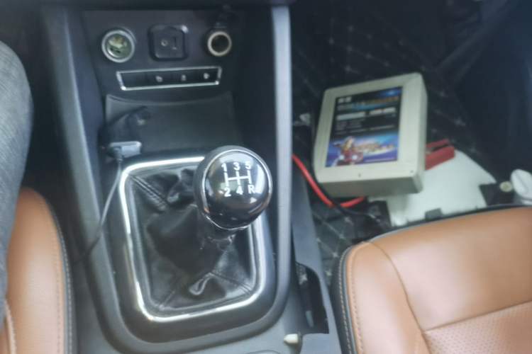 Used CHANGAN OSHAN CX70 2016 1.6L Manual Luxury Model Gear Lever