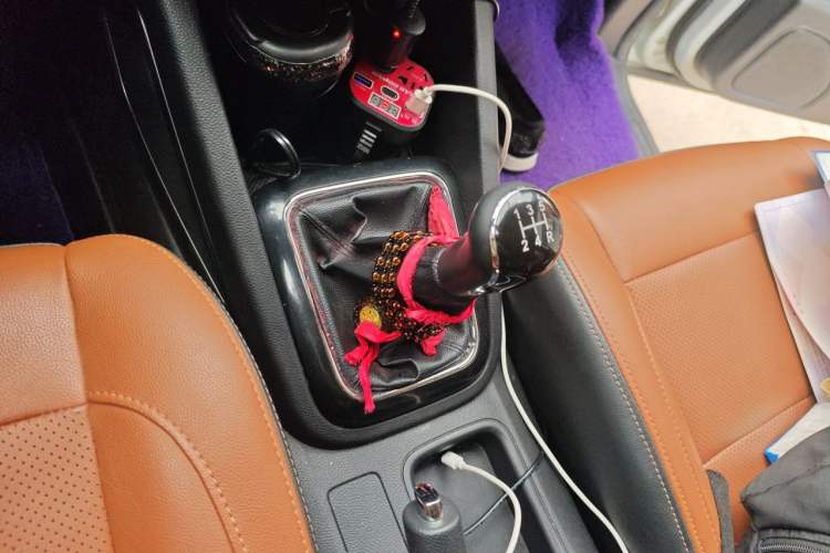 Used CHANGAN OSHAN CX70 2016 1.6L Manual Luxury Model Gear Lever