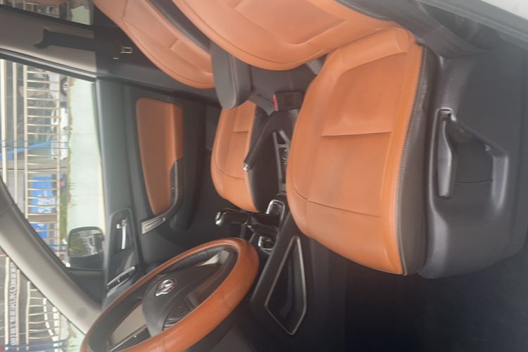 Used CHANGAN OSHAN CX70 2016 1.6L Manual Luxury Model Interior 1