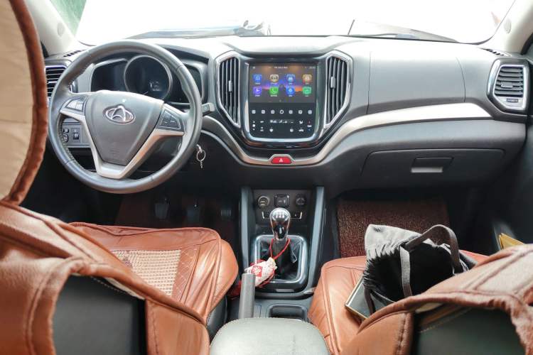 Used CHANGAN OSHAN CX70 2016 1.6L Manual Luxury Model Interior 2