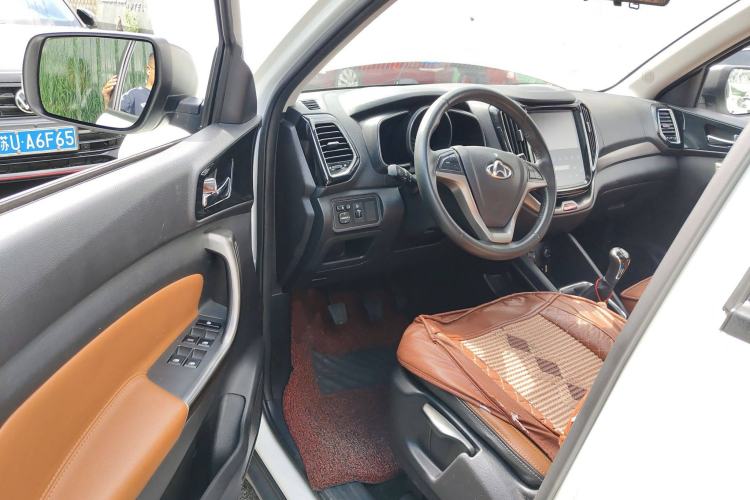 Used CHANGAN OSHAN CX70 2016 1.6L Manual Luxury Model Interior 3