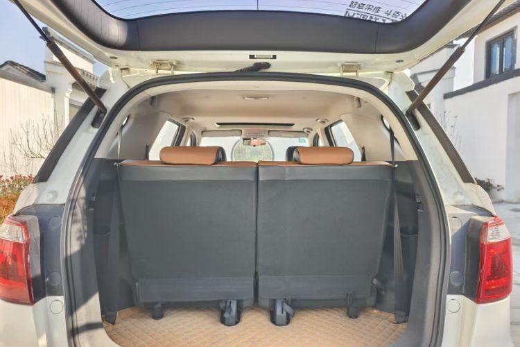 Used CHANGAN OSHAN CX70 2016 1.6L Manual Luxury Model Interior 3