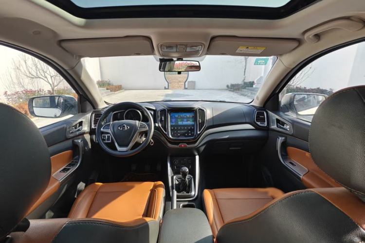 Used CHANGAN OSHAN CX70 2016 1.6L Manual Luxury Model Interior 5