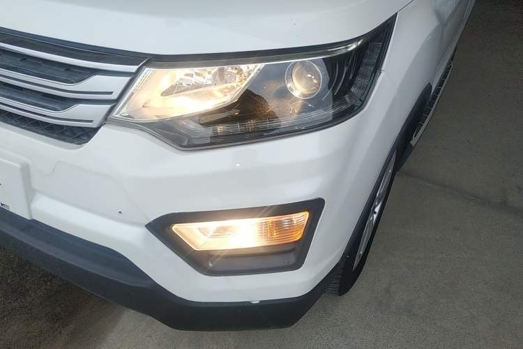 Used CHANGAN OSHAN CX70 2016 1.6L Manual Comfort Model Left Front Headlight
