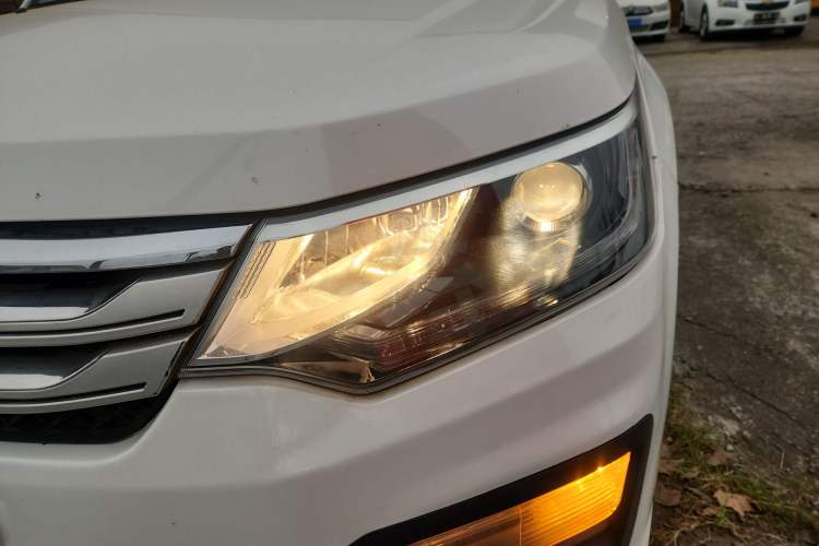 Used CHANGAN OSHAN CX70 2016 1.6L Manual Luxury Model Left Front Headlight