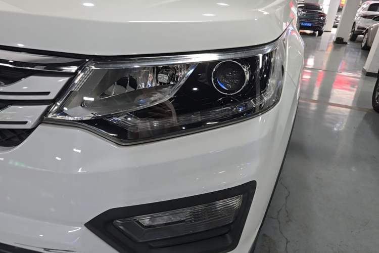 Used CHANGAN OSHAN CX70 2016 1.6L Manual Luxury Model Left Front Headlight
