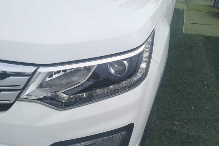 Used CHANGAN OSHAN CX70 2016 1.6L Manual Luxury Model Left Front Headlight