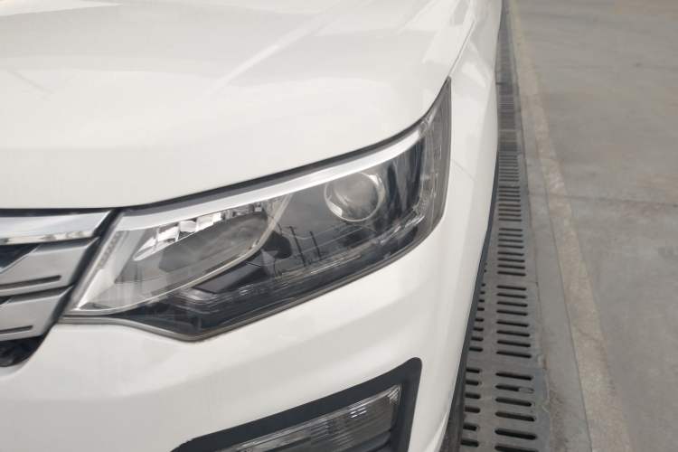 Used CHANGAN OSHAN CX70 2016 1.6L Manual Luxury Model Left Front Headlight
