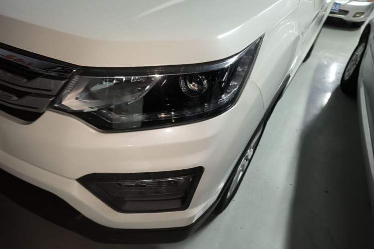 Used CHANGAN OSHAN CX70 2016 1.6L Manual Luxury Model Left Front Headlight