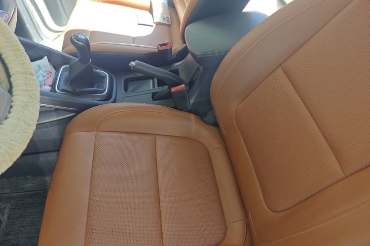 Used CHANGAN OSHAN CX70 2016 1.6L Manual Luxury Model Left Front Seat