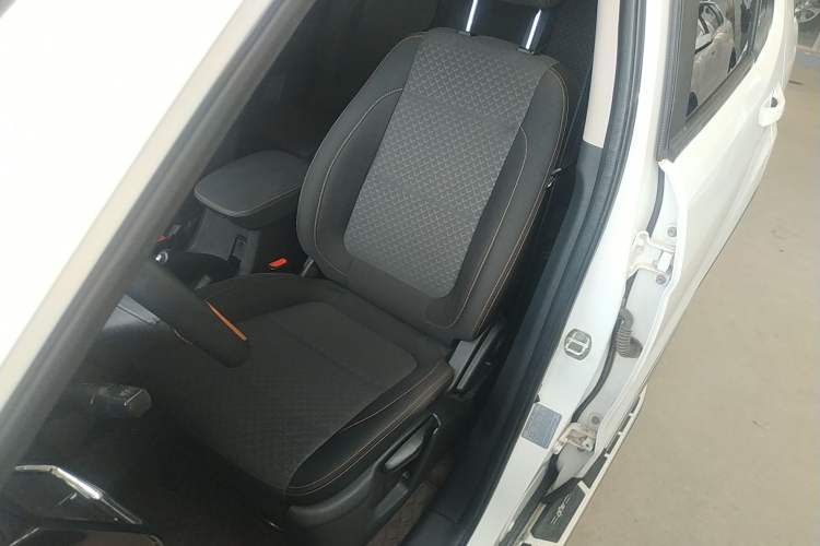 Used CHANGAN OSHAN CX70 2016 1.6L Manual Comfort Model Left Front Seat