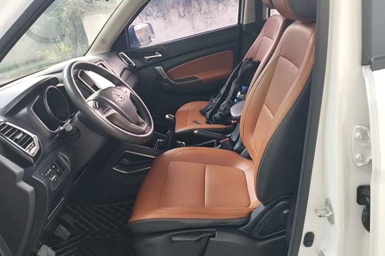 Used CHANGAN OSHAN CX70 2016 1.6L Manual Luxury Model Left Front Seat