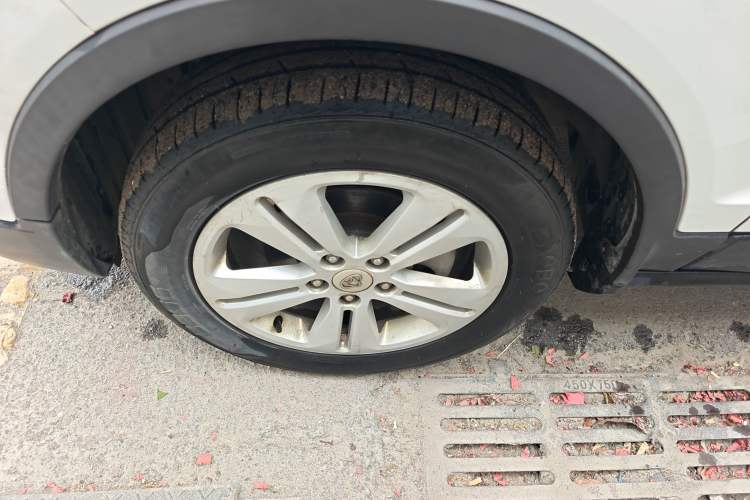 Used CHANGAN OSHAN CX70 2016 1.6L Manual Comfort Model Left Front Wheel Hub