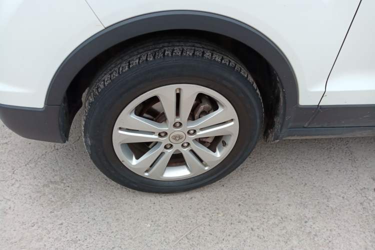 Used CHANGAN OSHAN CX70 2016 1.6L Manual Luxury Model Left Front Wheel Hub