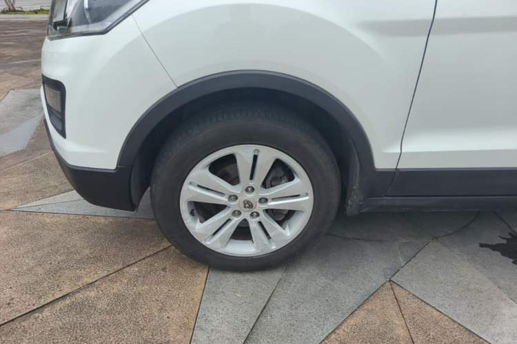 Used CHANGAN OSHAN CX70 2016 1.6L Manual Luxury Model Left Front Wheel Hub