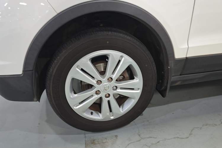 Used CHANGAN OSHAN CX70 2016 1.6L Manual Luxury Model Left Front Wheel Hub