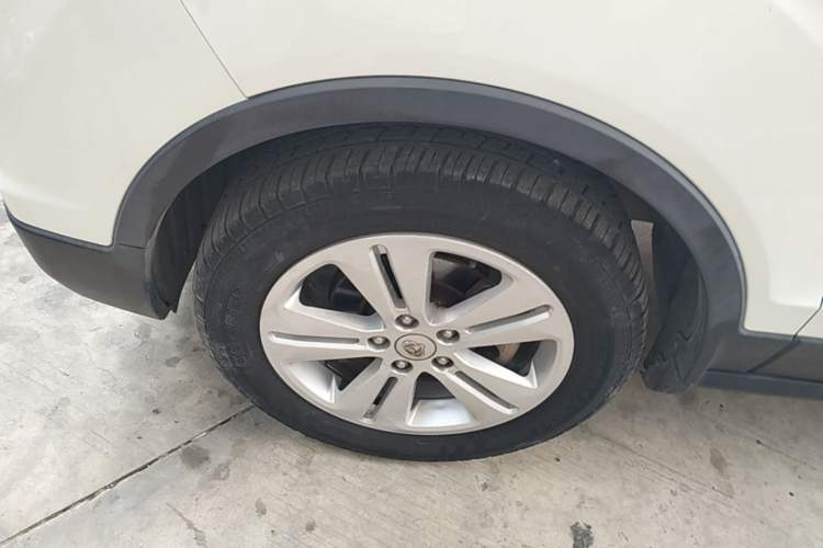 Used CHANGAN OSHAN CX70 2016 1.6L Manual Luxury Model Left Front Wheel Hub