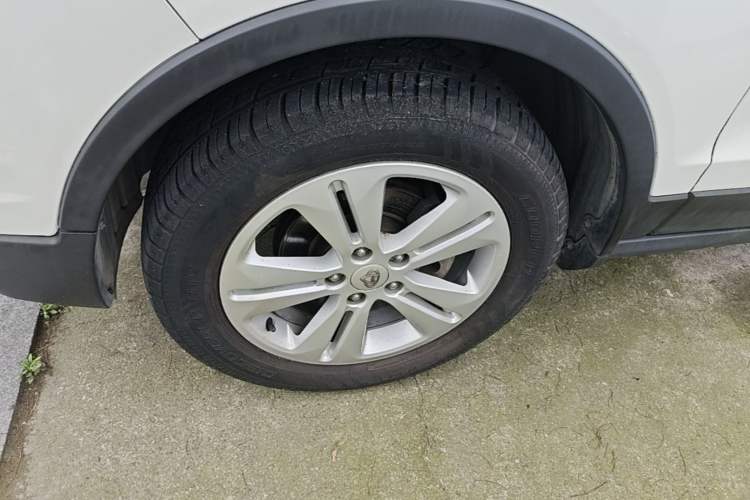 Used CHANGAN OSHAN CX70 2016 1.6L Manual Luxury Model Left Front Wheel Hub