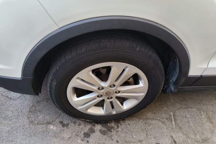Used CHANGAN OSHAN CX70 2016 1.6L Manual Luxury Model Left Front Wheel Hub