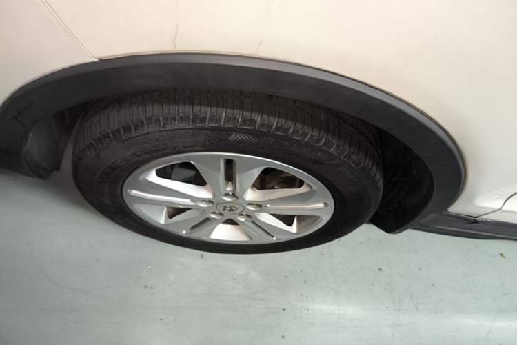 Used CHANGAN OSHAN CX70 2016 1.6L Manual Luxury Model Left Front Wheel Hub