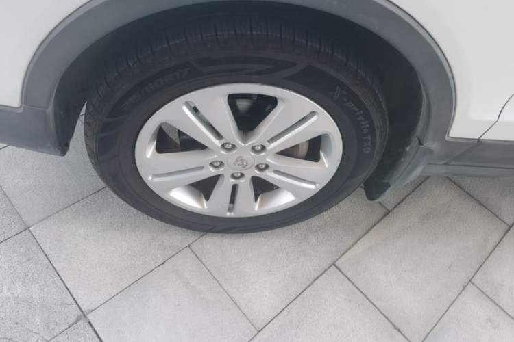 Used CHANGAN OSHAN CX70 2016 1.6L Manual Luxury Model Left Front Wheel Hub
