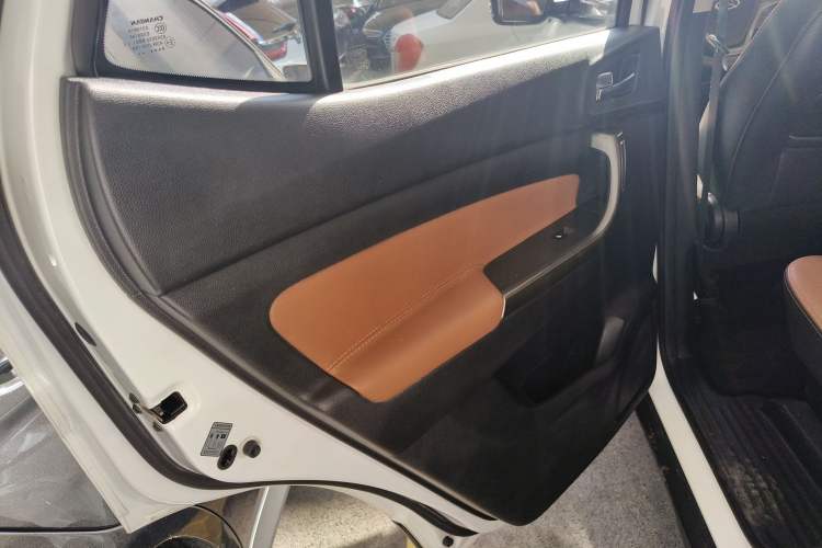 Used CHANGAN OSHAN CX70 2016 1.6L Manual Luxury Model Left Rear Door Interior