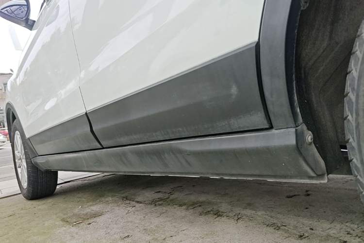 Used CHANGAN OSHAN CX70 2016 1.6L Manual Luxury Model Left Side Sill