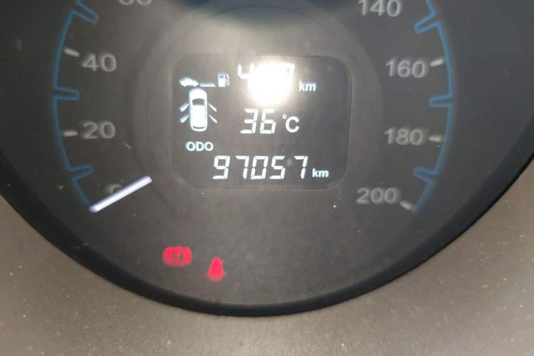 Used CHANGAN OSHAN CX70 2016 1.6L Manual Luxury Model Odometer Close Up