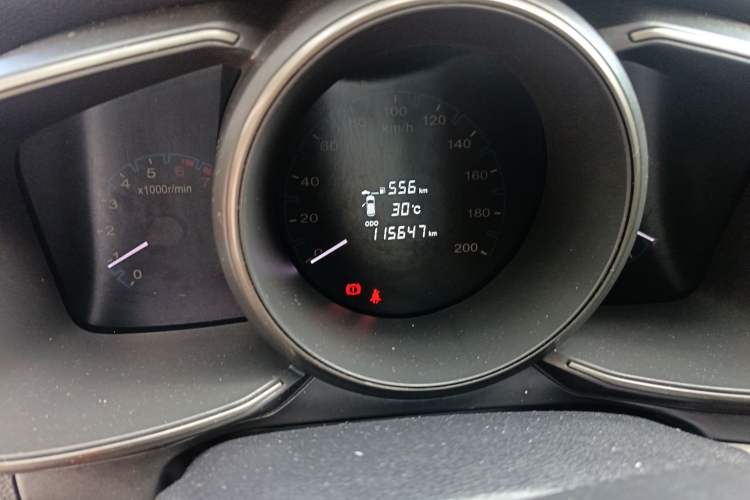 Used CHANGAN OSHAN CX70 2016 1.6L Manual Luxury Model Odometer Close Up