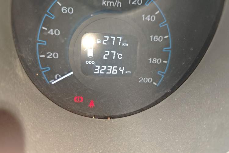 Used CHANGAN OSHAN CX70 2016 1.6L Manual Luxury Model Odometer Close Up
