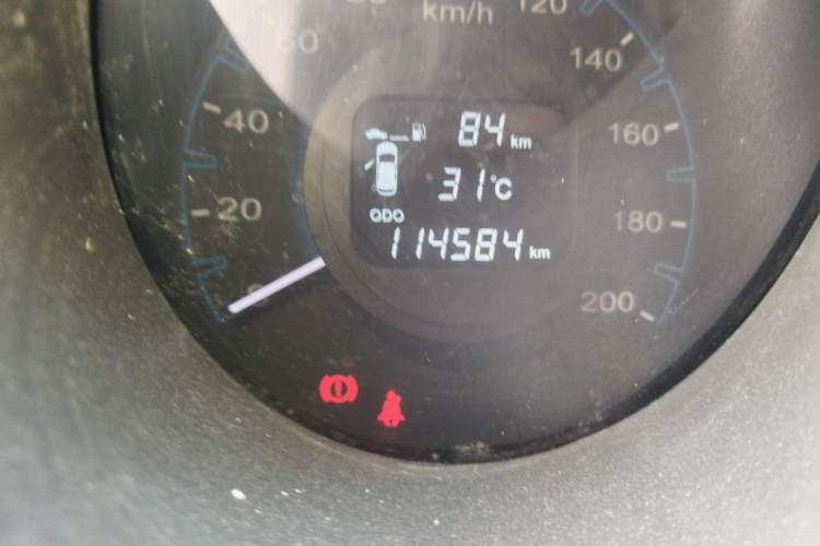 Used CHANGAN OSHAN CX70 2016 1.6L Manual Luxury Model Odometer Close Up