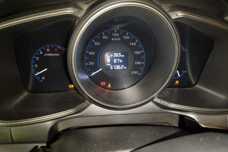 Used CHANGAN OSHAN CX70 2016 1.6L Manual Luxury Model Odometer Close Up