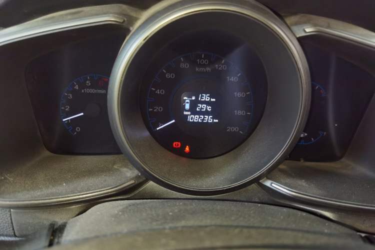 Used CHANGAN OSHAN CX70 2016 1.6L Manual Luxury Model Odometer Close Up