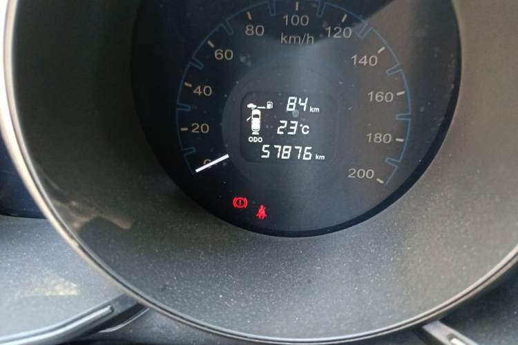 Used CHANGAN OSHAN CX70 2016 1.6L Manual Luxury Model Odometer Close Up
