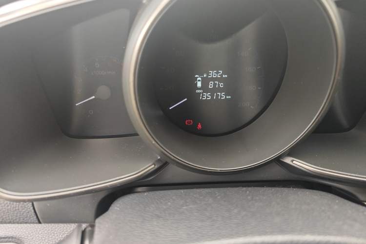 Used CHANGAN OSHAN CX70 2016 1.6L Manual Luxury Model Odometer Close Up