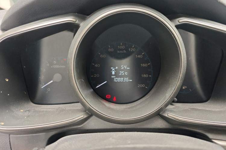 Used CHANGAN OSHAN CX70 2016 1.6L Manual Luxury Model Odometer Close Up