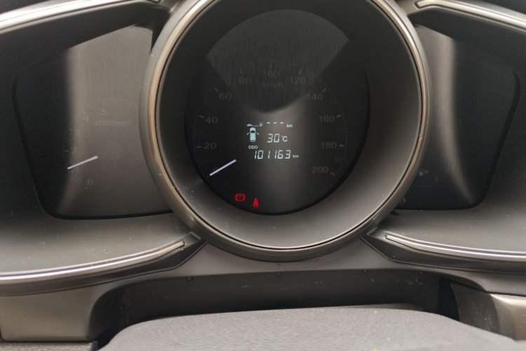 Used CHANGAN OSHAN CX70 2016 1.6L Manual Luxury Model Odometer Close Up