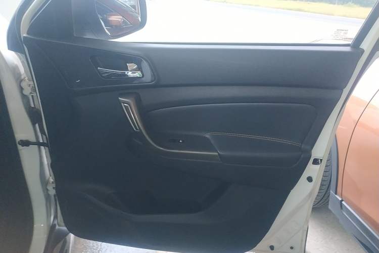 Used CHANGAN OSHAN CX70 2016 1.6L Manual Comfort Model Right Front Door Interior