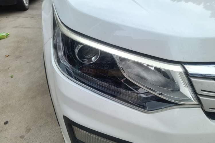 Used CHANGAN OSHAN CX70 2016 1.6L Manual Luxury Model Right Front Headlight
