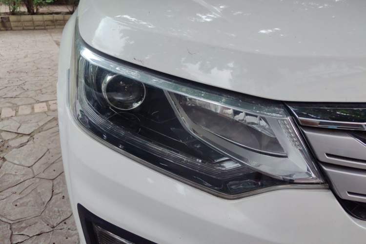 Used CHANGAN OSHAN CX70 2016 1.6L Manual Luxury Model Right Front Headlight