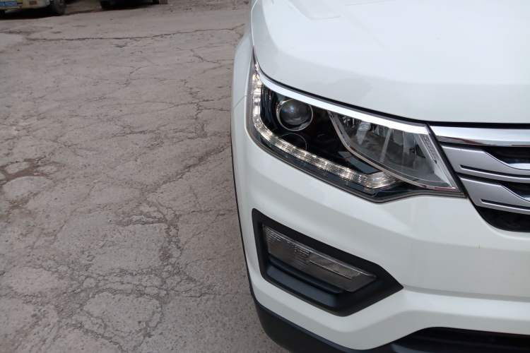 Used CHANGAN OSHAN CX70 2016 1.6L Manual Luxury Model Right Front Headlight