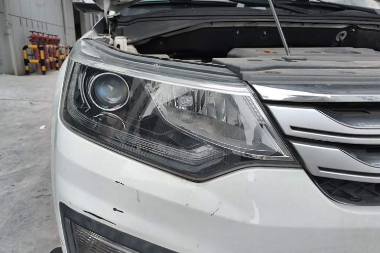 Used CHANGAN OSHAN CX70 2016 1.6L Manual Luxury Model Right Front Headlight